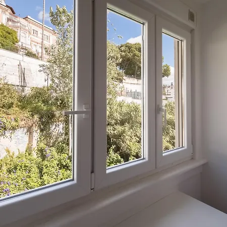4d- Wake Up In Lisbon, Where History Meets Everyday Local Life بيت ضيافة *