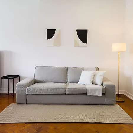 بيت ضيافة 4d- Wake Up In Lisbon, Where History Meets Everyday Local Life *